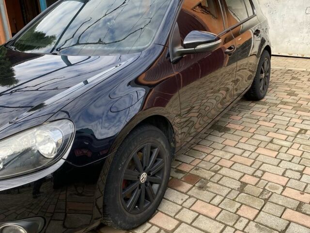 Черный Фольксваген Гольф, объемом двигателя 1.2 л и пробегом 300 тыс. км за 6300 $, фото 1 на Automoto.ua