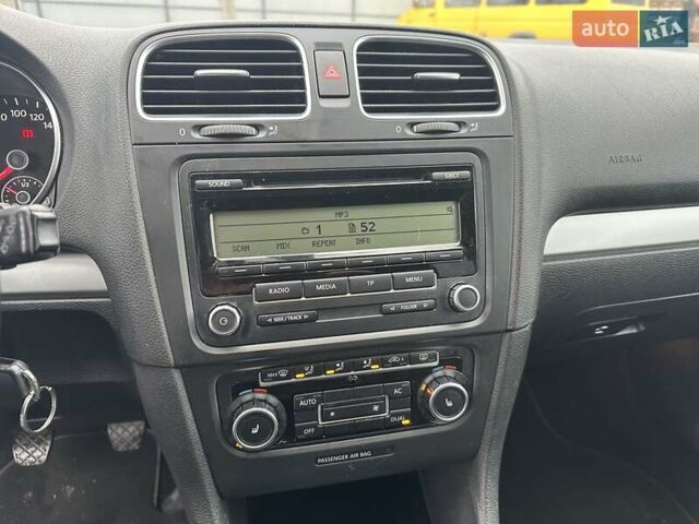 Черный Фольксваген Гольф, объемом двигателя 1.39 л и пробегом 187 тыс. км за 8199 $, фото 29 на Automoto.ua