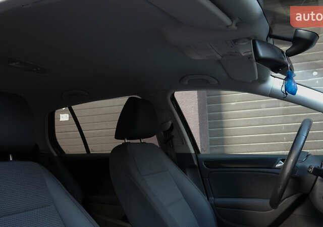 Черный Фольксваген Гольф, объемом двигателя 1.59 л и пробегом 227 тыс. км за 8600 $, фото 14 на Automoto.ua