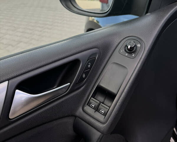 Черный Фольксваген Гольф, объемом двигателя 1.6 л и пробегом 186 тыс. км за 7999 $, фото 26 на Automoto.ua