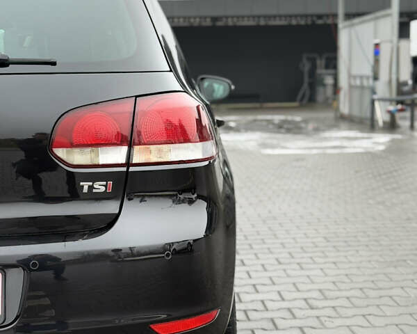 Черный Фольксваген Гольф, объемом двигателя 1.4 л и пробегом 227 тыс. км за 8500 $, фото 25 на Automoto.ua