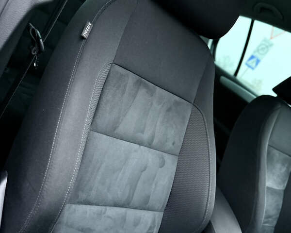 Черный Фольксваген Гольф, объемом двигателя 1.4 л и пробегом 227 тыс. км за 8500 $, фото 83 на Automoto.ua