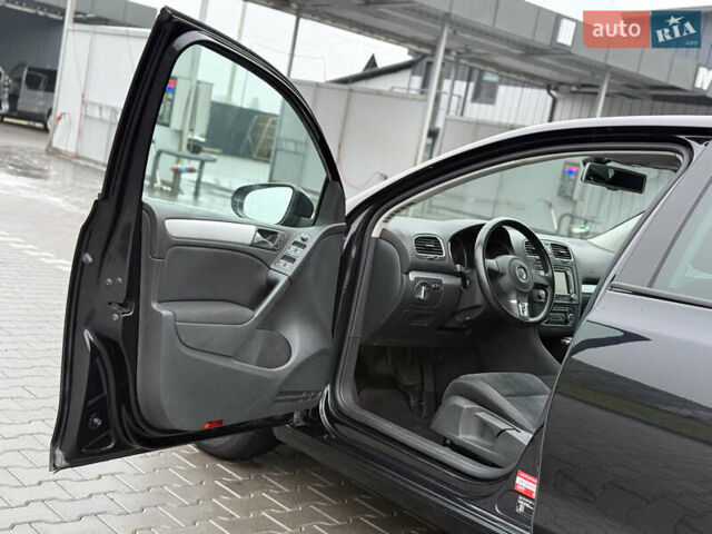 Черный Фольксваген Гольф, объемом двигателя 1.4 л и пробегом 227 тыс. км за 8500 $, фото 37 на Automoto.ua