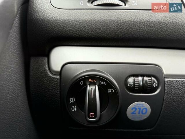 Черный Фольксваген Гольф, объемом двигателя 1.39 л и пробегом 203 тыс. км за 8900 $, фото 6 на Automoto.ua