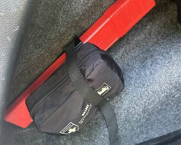 Черный Фольксваген Гольф, объемом двигателя 1.39 л и пробегом 199 тыс. км за 8750 $, фото 86 на Automoto.ua