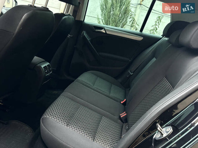 Черный Фольксваген Гольф, объемом двигателя 1.6 л и пробегом 138 тыс. км за 7950 $, фото 27 на Automoto.ua