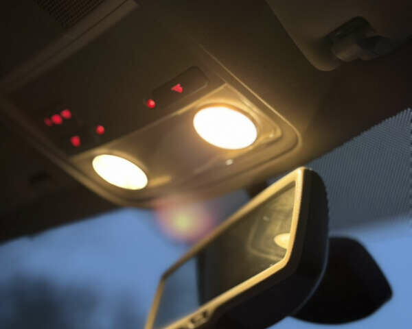 Черный Фольксваген Гольф, объемом двигателя 1.2 л и пробегом 161 тыс. км за 6700 $, фото 15 на Automoto.ua