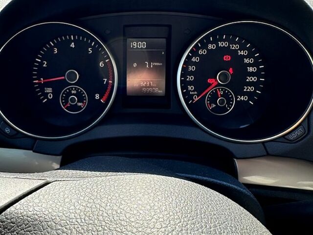 Черный Фольксваген Гольф, объемом двигателя 1.4 л и пробегом 210 тыс. км за 7500 $, фото 4 на Automoto.ua