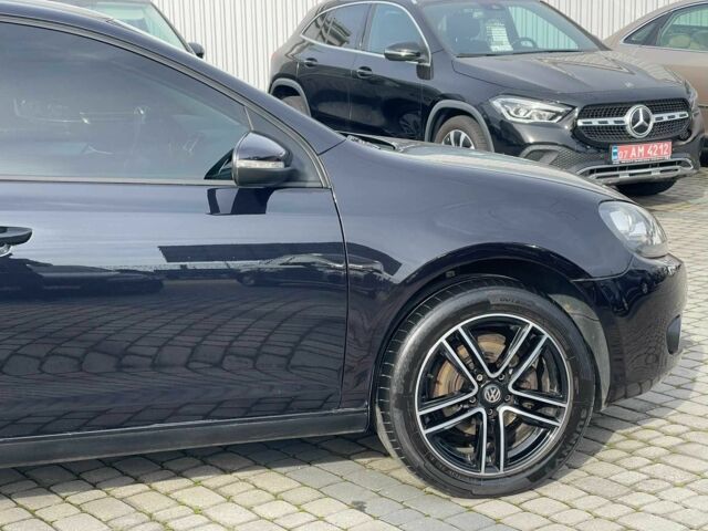 Черный Фольксваген Гольф, объемом двигателя 1.6 л и пробегом 196 тыс. км за 7950 $, фото 13 на Automoto.ua