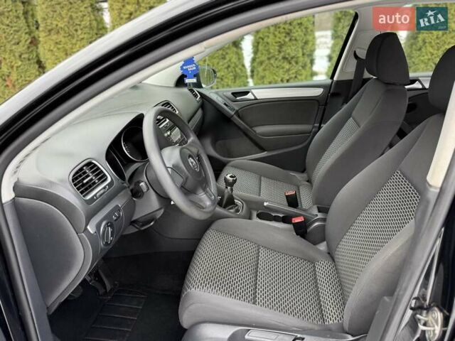 Чорний Фольксваген Гольф, об'ємом двигуна 1.39 л та пробігом 155 тис. км за 7400 $, фото 51 на Automoto.ua