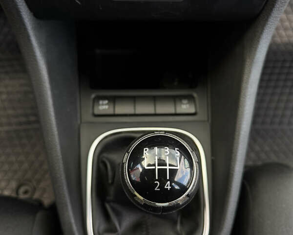 Черный Фольксваген Гольф, объемом двигателя 1.6 л и пробегом 186 тыс. км за 7999 $, фото 40 на Automoto.ua