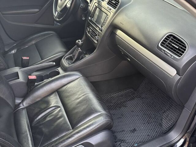 Черный Фольксваген Гольф, объемом двигателя 1.6 л и пробегом 271 тыс. км за 7700 $, фото 6 на Automoto.ua