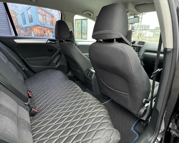 Черный Фольксваген Гольф, объемом двигателя 1.39 л и пробегом 279 тыс. км за 6800 $, фото 26 на Automoto.ua