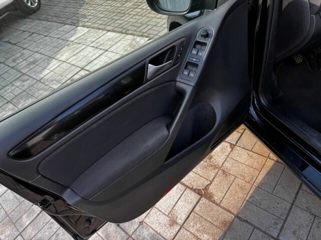 Черный Фольксваген Гольф, объемом двигателя 1.4 л и пробегом 220 тыс. км за 7800 $, фото 8 на Automoto.ua