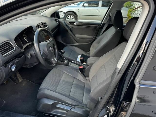 Черный Фольксваген Гольф, объемом двигателя 1.4 л и пробегом 220 тыс. км за 7800 $, фото 6 на Automoto.ua