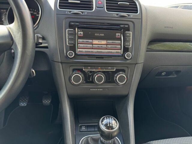 Черный Фольксваген Гольф, объемом двигателя 1.4 л и пробегом 220 тыс. км за 7800 $, фото 10 на Automoto.ua