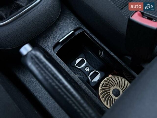 Черный Фольксваген Гольф, объемом двигателя 1.39 л и пробегом 184 тыс. км за 7990 $, фото 27 на Automoto.ua