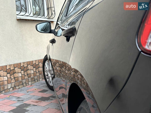 Черный Фольксваген Гольф, объемом двигателя 1.6 л и пробегом 138 тыс. км за 7950 $, фото 38 на Automoto.ua