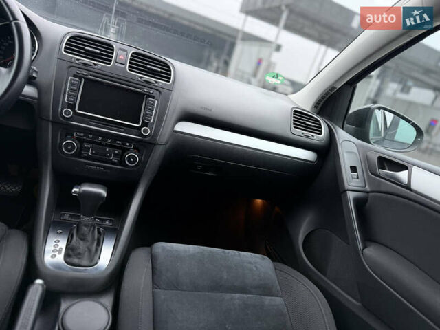 Черный Фольксваген Гольф, объемом двигателя 1.4 л и пробегом 227 тыс. км за 8500 $, фото 32 на Automoto.ua