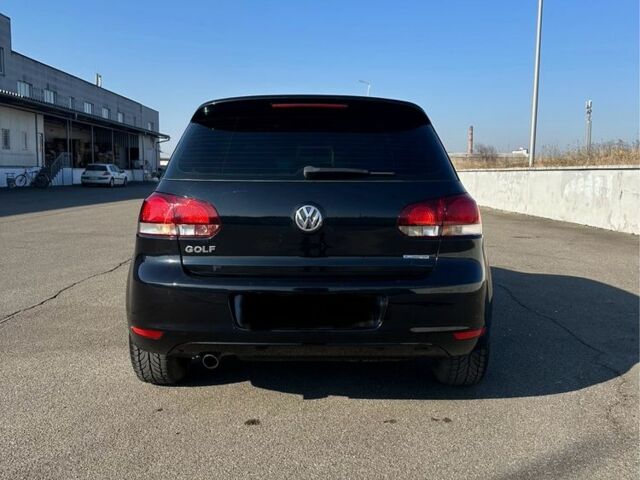 Черный Фольксваген Гольф, объемом двигателя 1.6 л и пробегом 271 тыс. км за 7700 $, фото 2 на Automoto.ua