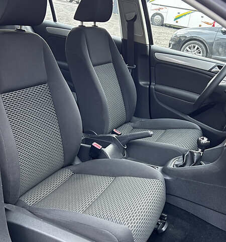 Черный Фольксваген Гольф, объемом двигателя 1.39 л и пробегом 242 тыс. км за 7999 $, фото 42 на Automoto.ua