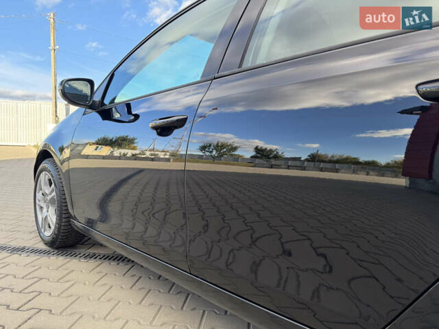 Черный Фольксваген Гольф, объемом двигателя 1.6 л и пробегом 186 тыс. км за 7999 $, фото 25 на Automoto.ua