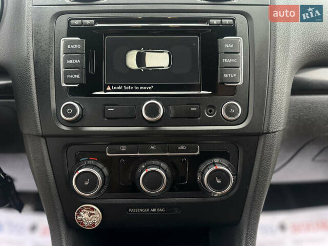 Чорний Фольксваген Гольф, об'ємом двигуна 1.39 л та пробігом 210 тис. км за 7900 $, фото 21 на Automoto.ua