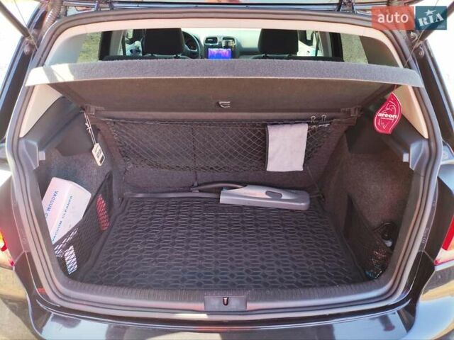 Черный Фольксваген Гольф, объемом двигателя 1.2 л и пробегом 134 тыс. км за 7200 $, фото 11 на Automoto.ua