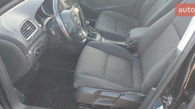 Черный Фольксваген Гольф, объемом двигателя 1.6 л и пробегом 191 тыс. км за 7650 $, фото 17 на Automoto.ua