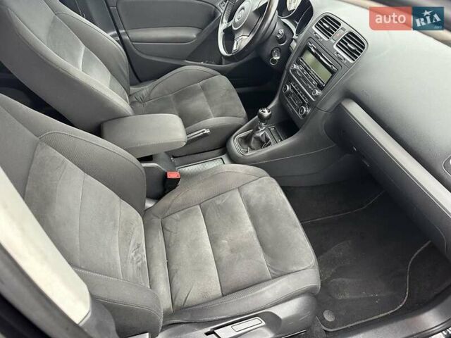 Черный Фольксваген Гольф, объемом двигателя 1.39 л и пробегом 187 тыс. км за 8199 $, фото 15 на Automoto.ua