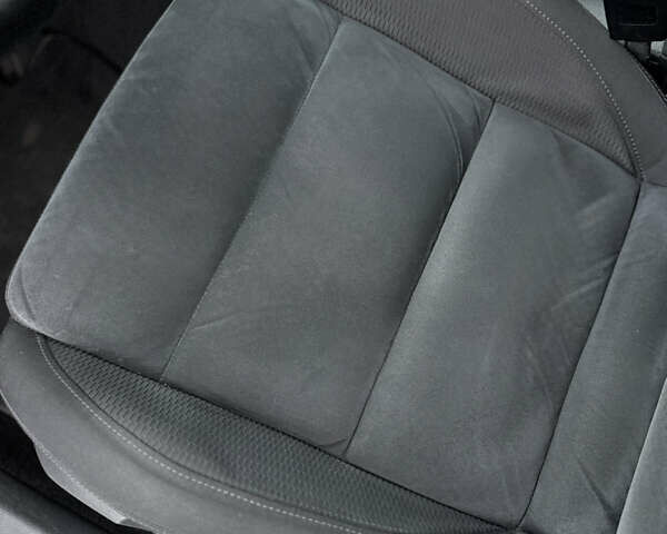 Черный Фольксваген Гольф, объемом двигателя 1.4 л и пробегом 227 тыс. км за 8500 $, фото 43 на Automoto.ua