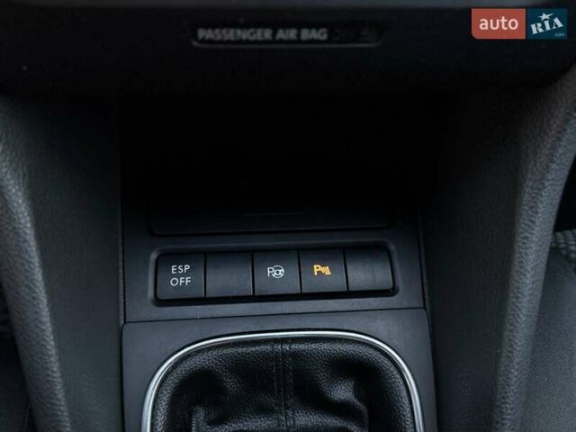 Черный Фольксваген Гольф, объемом двигателя 1.39 л и пробегом 184 тыс. км за 7990 $, фото 26 на Automoto.ua