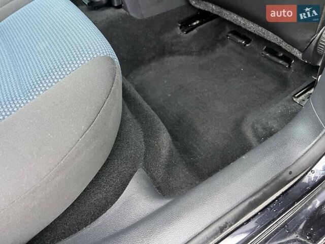 Чорний Фольксваген Гольф, об'ємом двигуна 1.6 л та пробігом 138 тис. км за 7999 $, фото 76 на Automoto.ua