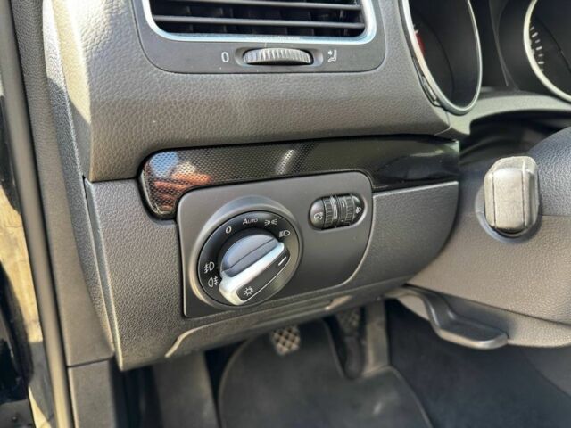 Черный Фольксваген Гольф, объемом двигателя 1.4 л и пробегом 220 тыс. км за 7800 $, фото 7 на Automoto.ua