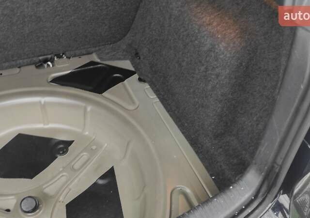 Чорний Фольксваген Гольф, об'ємом двигуна 1.6 л та пробігом 138 тис. км за 7999 $, фото 7 на Automoto.ua