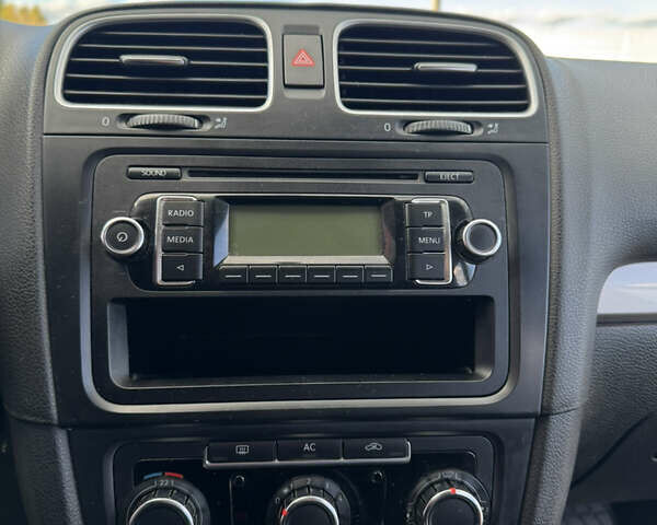 Черный Фольксваген Гольф, объемом двигателя 1.6 л и пробегом 186 тыс. км за 7999 $, фото 39 на Automoto.ua