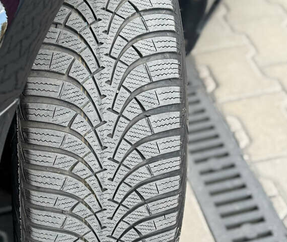 Черный Фольксваген Гольф, объемом двигателя 1.6 л и пробегом 186 тыс. км за 7999 $, фото 13 на Automoto.ua