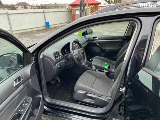 Черный Фольксваген Гольф, объемом двигателя 0 л и пробегом 217 тыс. км за 5500 $, фото 4 на Automoto.ua