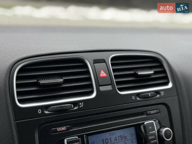 Чорний Фольксваген Гольф, об'ємом двигуна 1.4 л та пробігом 215 тис. км за 6850 $, фото 66 на Automoto.ua