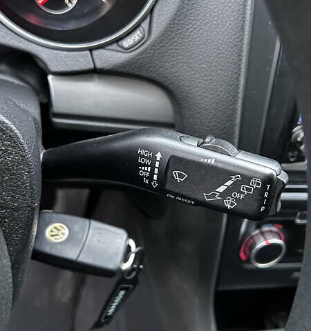 Черный Фольксваген Гольф, объемом двигателя 1.39 л и пробегом 242 тыс. км за 7999 $, фото 24 на Automoto.ua