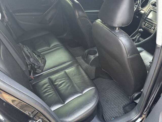 Черный Фольксваген Гольф, объемом двигателя 1.6 л и пробегом 271 тыс. км за 7700 $, фото 7 на Automoto.ua