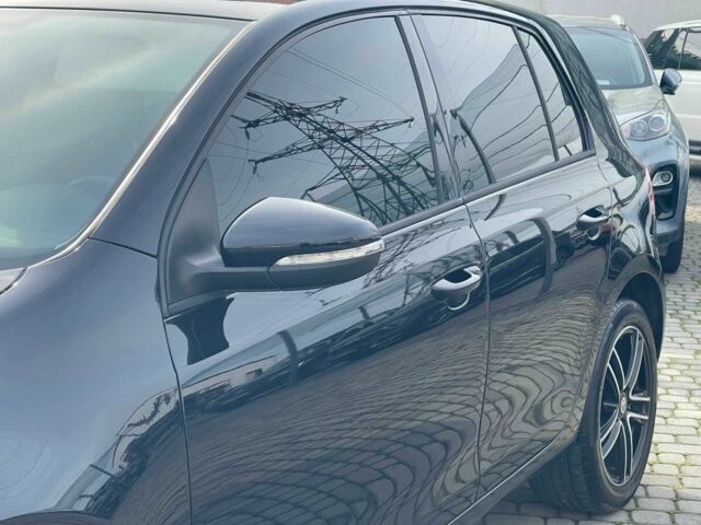 Черный Фольксваген Гольф, объемом двигателя 1.6 л и пробегом 196 тыс. км за 7950 $, фото 5 на Automoto.ua