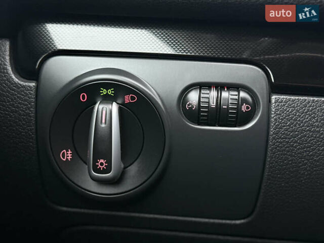 Чорний Фольксваген Гольф, об'ємом двигуна 1.4 л та пробігом 215 тис. км за 6850 $, фото 68 на Automoto.ua