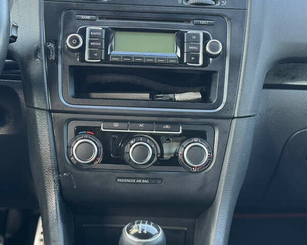 Чорний Фольксваген Гольф, об'ємом двигуна 1.4 л та пробігом 215 тис. км за 6190 $, фото 17 на Automoto.ua