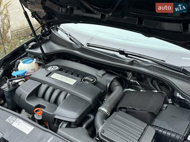 Черный Фольксваген Гольф, объемом двигателя 1.6 л и пробегом 138 тыс. км за 7950 $, фото 40 на Automoto.ua