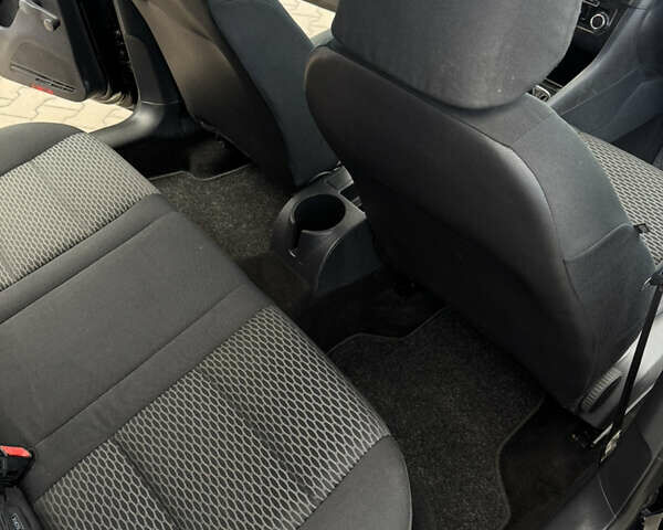 Черный Фольксваген Гольф, объемом двигателя 1.6 л и пробегом 186 тыс. км за 7999 $, фото 33 на Automoto.ua