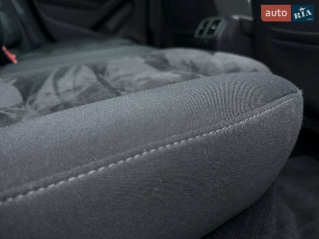 Черный Фольксваген Гольф, объемом двигателя 1.4 л и пробегом 227 тыс. км за 8500 $, фото 75 на Automoto.ua