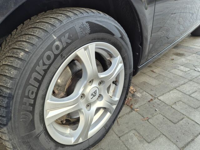 Черный Фольксваген Гольф, объемом двигателя 1.4 л и пробегом 236 тыс. км за 6400 $, фото 12 на Automoto.ua