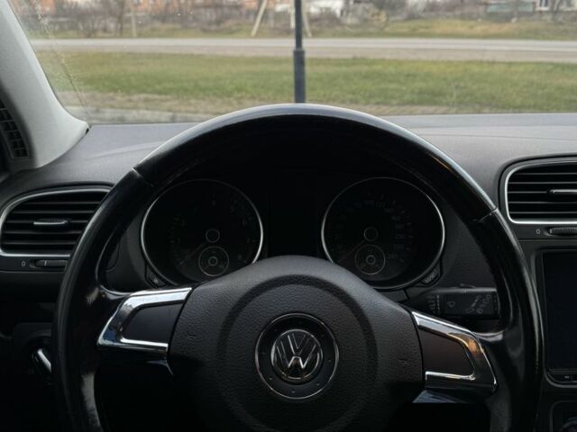 Черный Фольксваген Гольф, объемом двигателя 1.4 л и пробегом 256 тыс. км за 7777 $, фото 12 на Automoto.ua