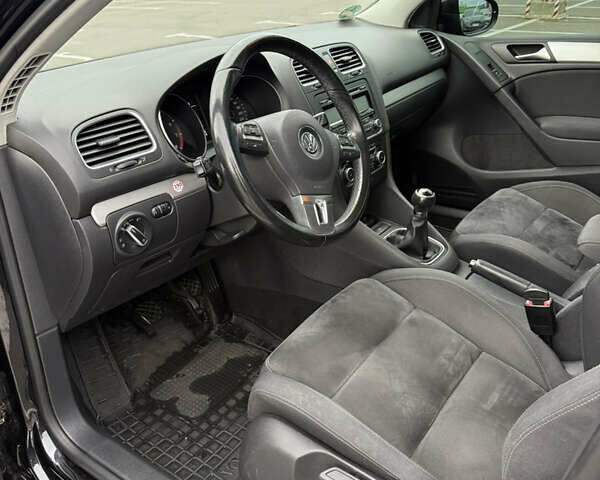 Черный Фольксваген Гольф, объемом двигателя 1.4 л и пробегом 175 тыс. км за 8700 $, фото 11 на Automoto.ua